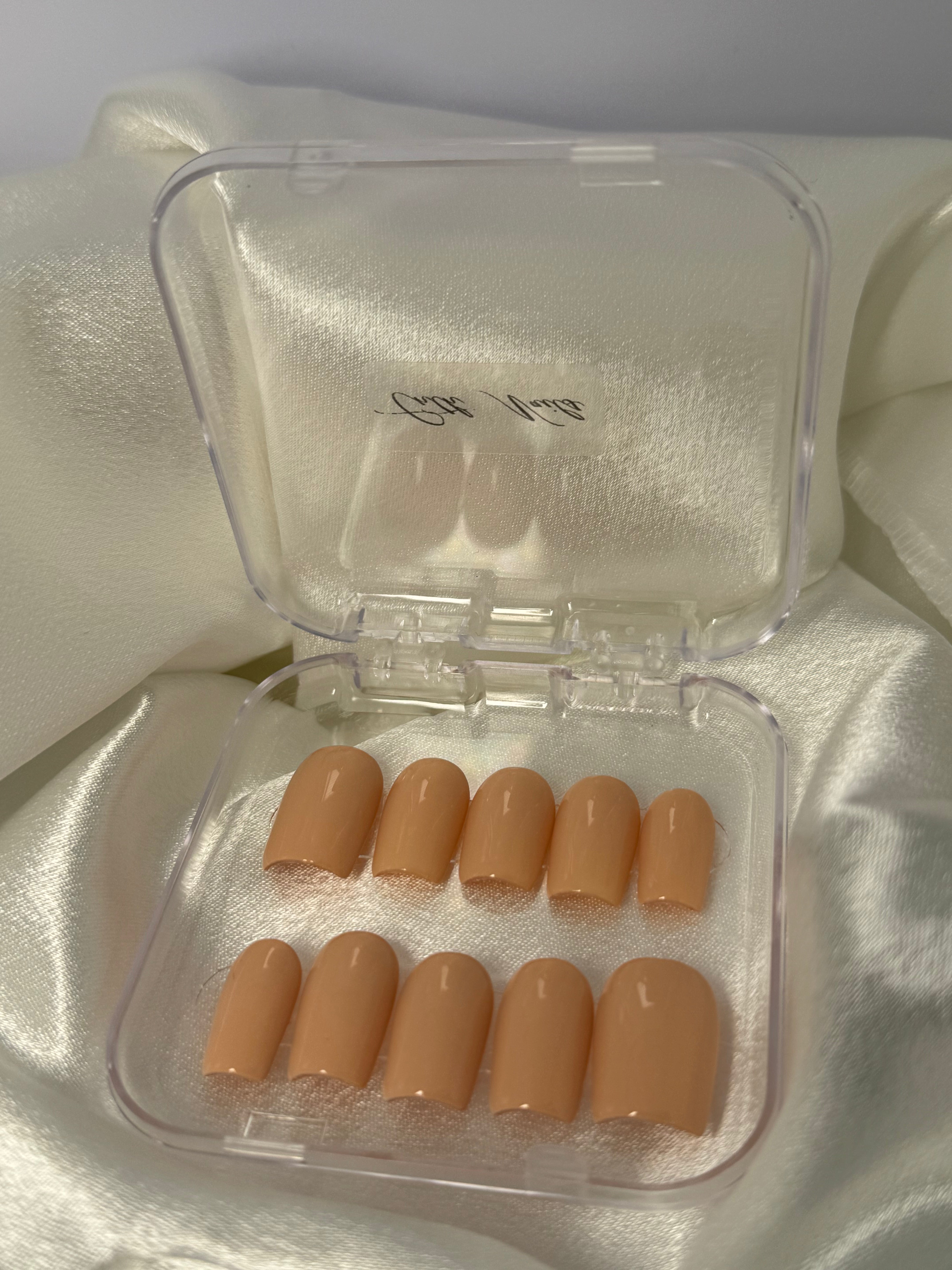 cnth-neutral-collection-peach-faux-ongles-10-pcs-brillant image 1