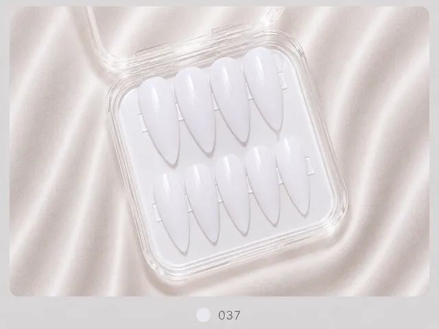 cnth-nails-press-on-nails-light-taupe-faux-ongles-10-pcs image 1