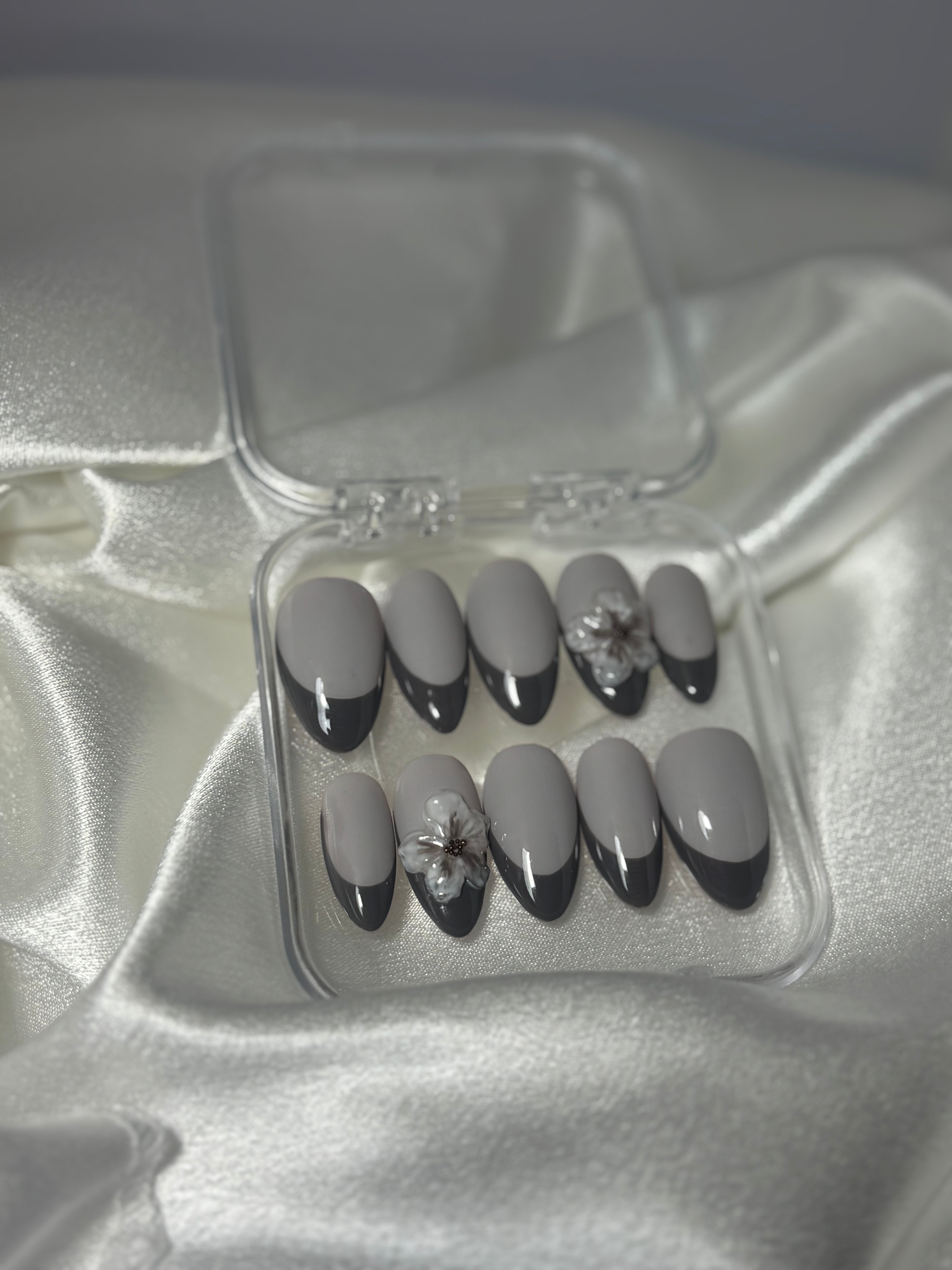 cnth-nails-press-on-nails-grey-faux-ongles-10-capsules-french-fleur image 2