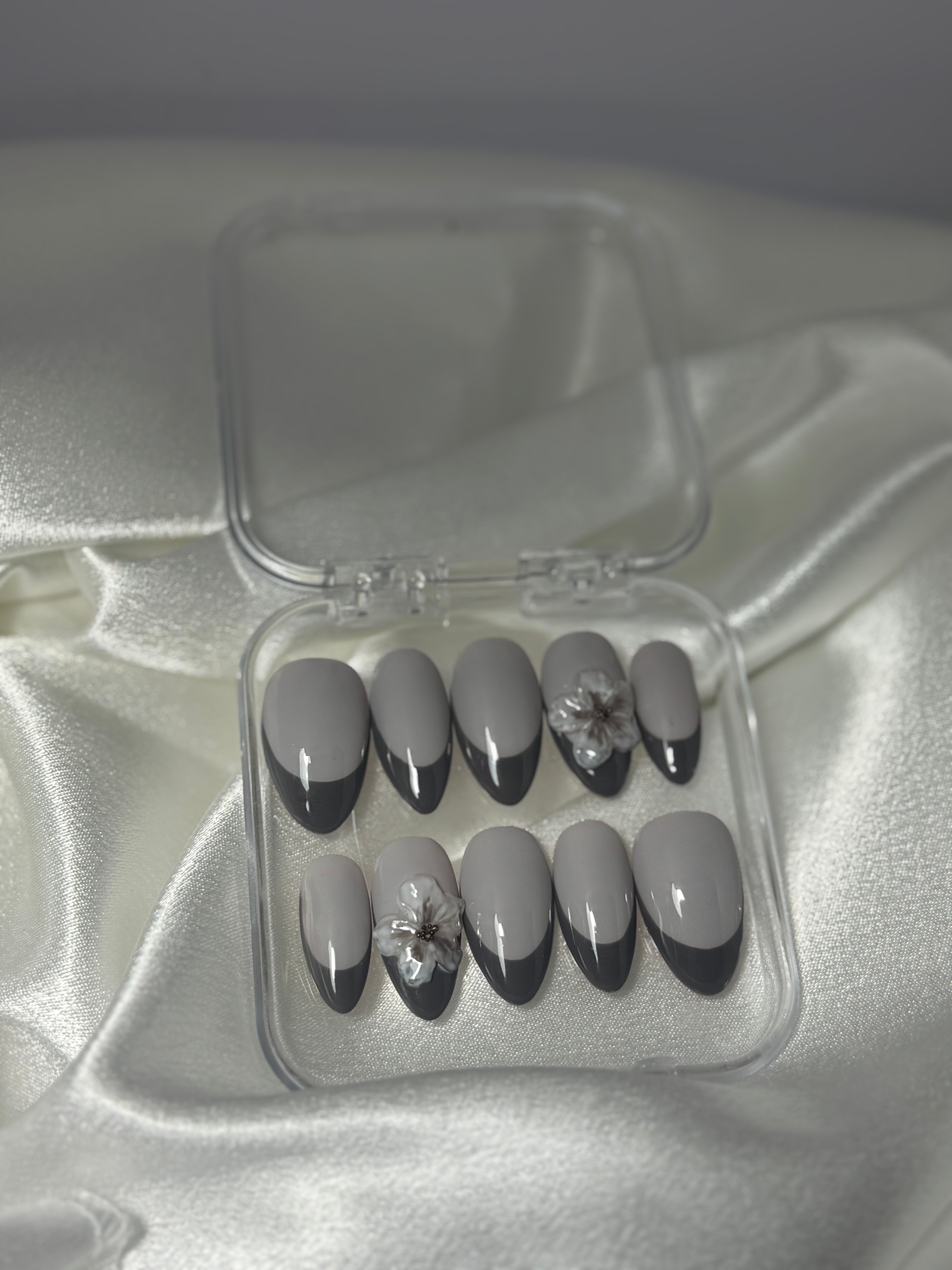 cnth-nails-press-on-nails-grey-faux-ongles-10-capsules-french-fleur image 1